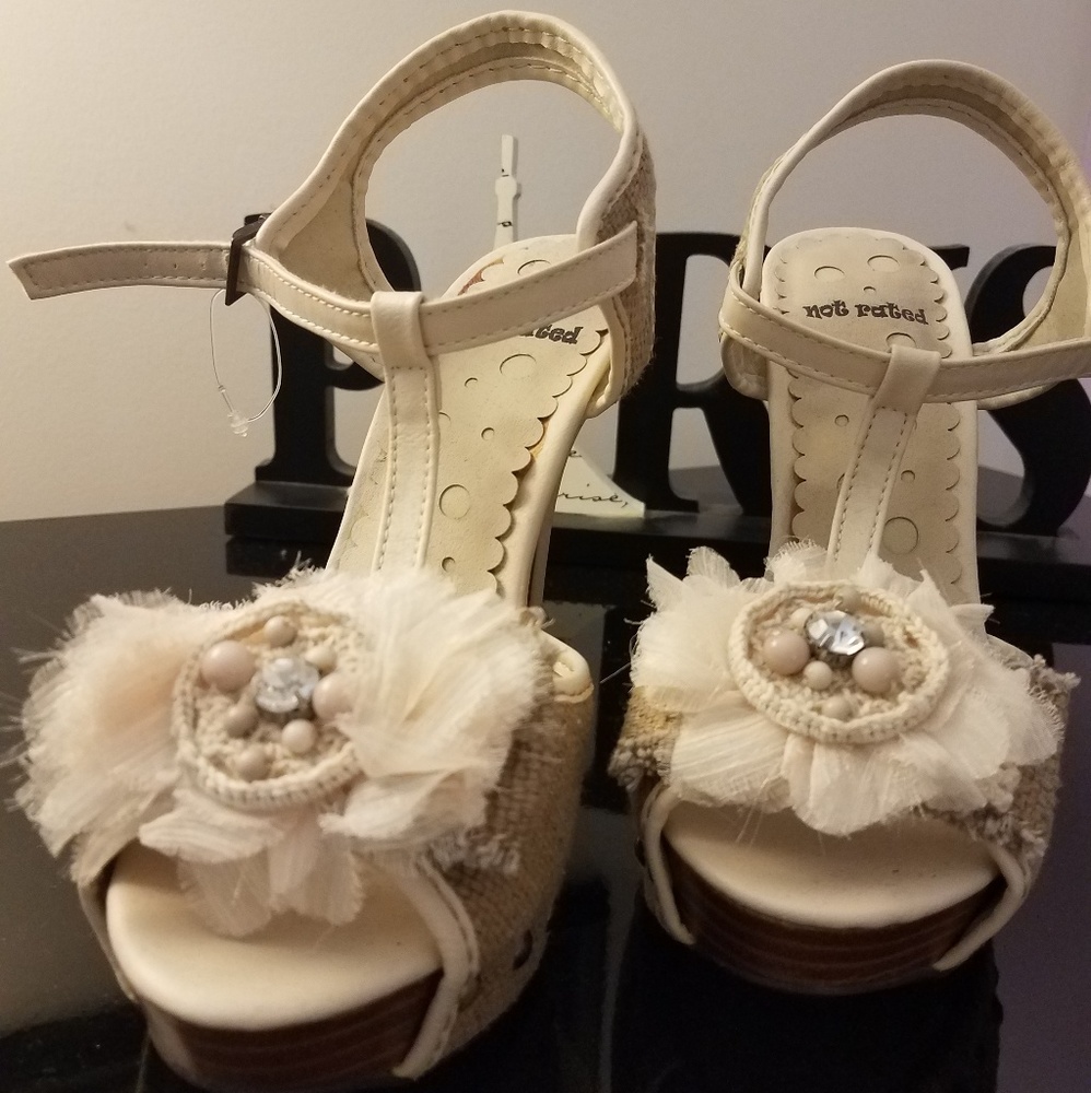 shoes - Picture 2 of 2